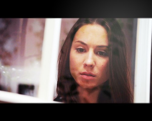 Troian Bellisario Fotoğrafı