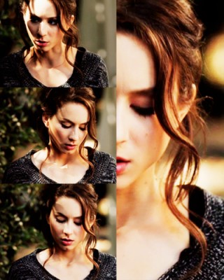 Troian Bellisario Fotoğrafı