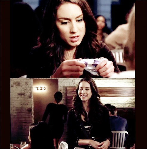 Troian Bellisario Fotoğrafı