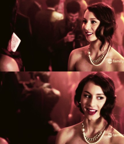 Troian Bellisario Fotoğrafı