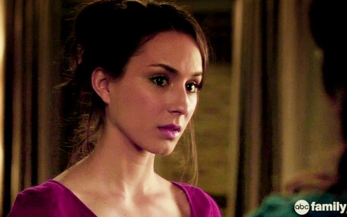 Troian Bellisario Fotoğrafı