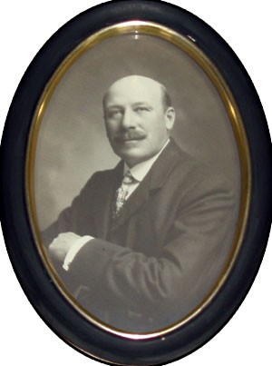 Albert Austin fotoğrafı