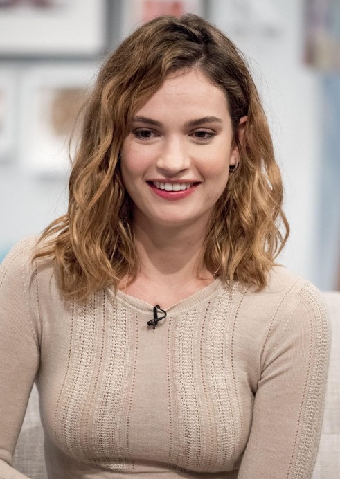 Lily James Fotoğrafı
