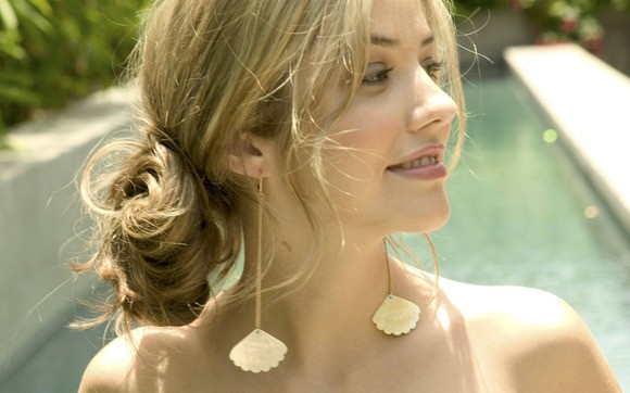 Julie Gonzalo fotoğrafı