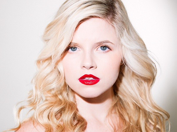 Ana Mulvoy-Ten Fotoğrafı