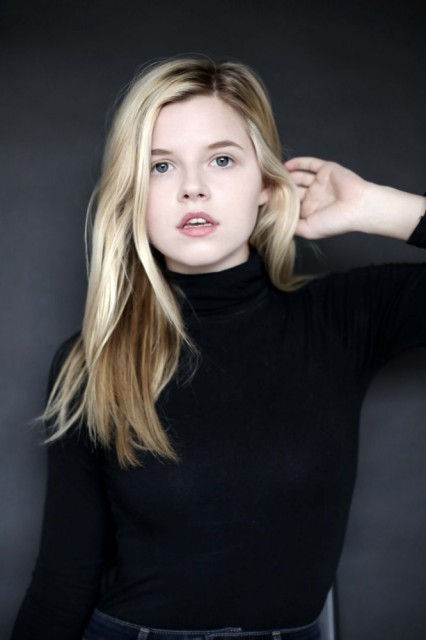 Ana Mulvoy-Ten Fotoğrafı