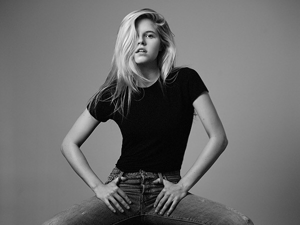 Ana Mulvoy-Ten Fotoğrafı