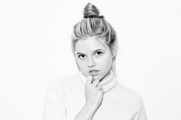 Ana Mulvoy-Ten Fotoğrafı