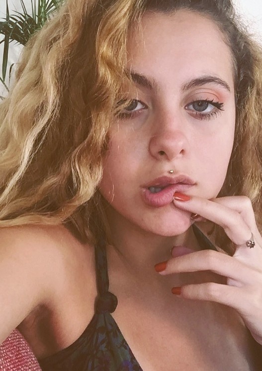 Eylem İşal fotoğrafı