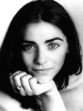 Neve McIntosh fotoğrafı