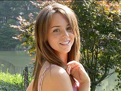 Camila Sodi Fotoğrafı