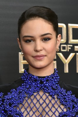 Courtney Eaton Fotoğrafı