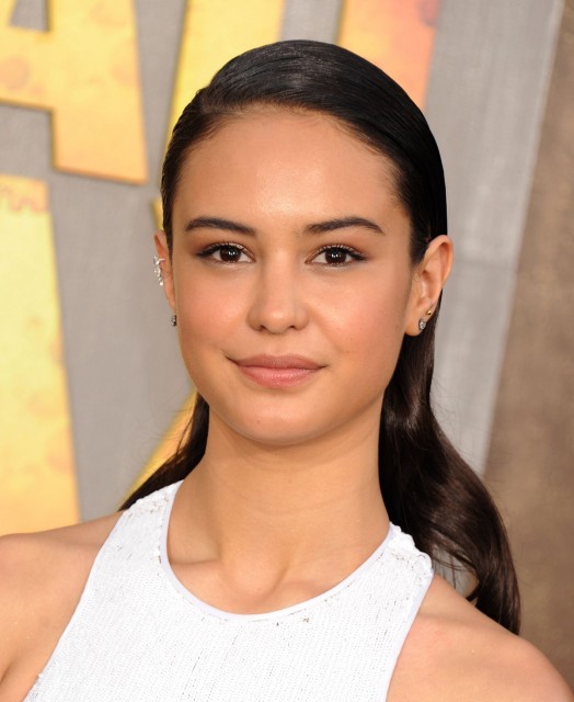 Courtney Eaton Fotoğrafı
