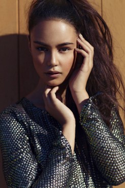 Courtney Eaton Fotoğrafı