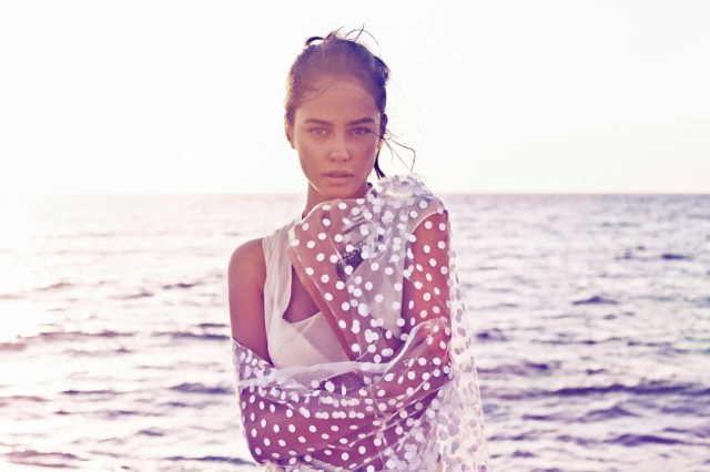 Courtney Eaton Fotoğrafı