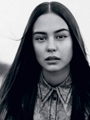 Courtney Eaton Fotoğrafı