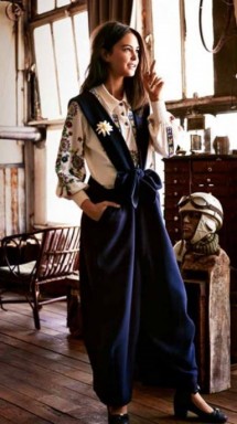 Courtney Eaton Fotoğrafı