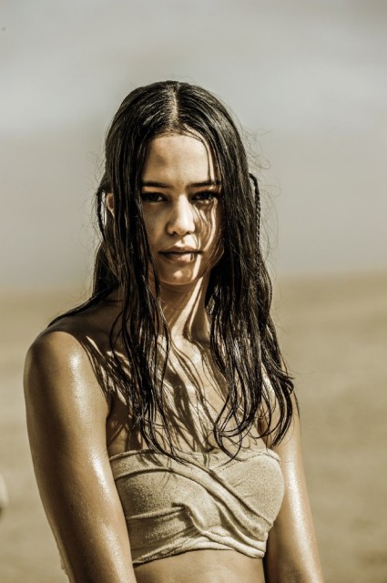 Courtney Eaton Fotoğrafı