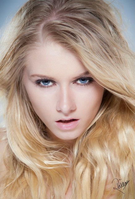 Alena Savostikova Fotoğrafı