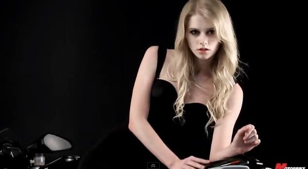 Alena Savostikova Fotoğrafı