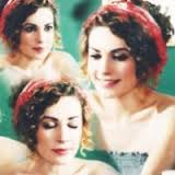 Açelya Topaloğlu Fotoğrafı