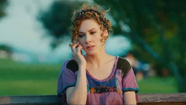 Açelya Topaloğlu Fotoğrafı