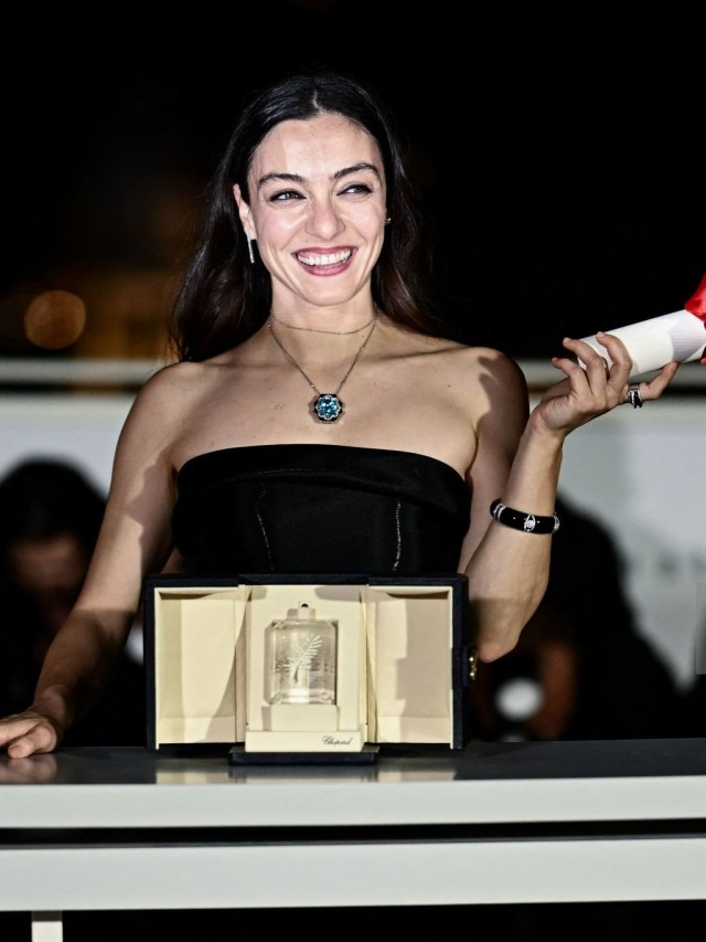 Merve Dizdar Fotoğrafı