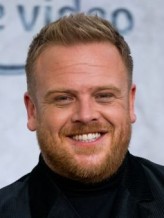 Owain Arthur fotoğrafı