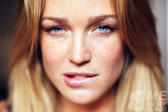 Caity Lotz Fotoğrafı