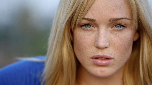 Caity Lotz Fotoğrafı