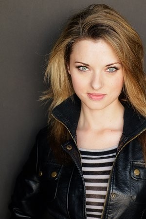 Elizabeth Howell (ı) fotoğrafı