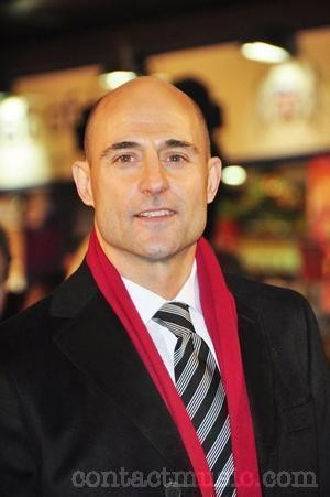 Mark Strong fotoğrafı