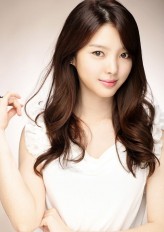 Uhm Hyun-kyung fotoğrafı