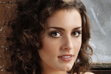Kathryn McCormick Fotoğrafı