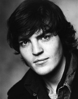 Tom Burke Fotoğrafı