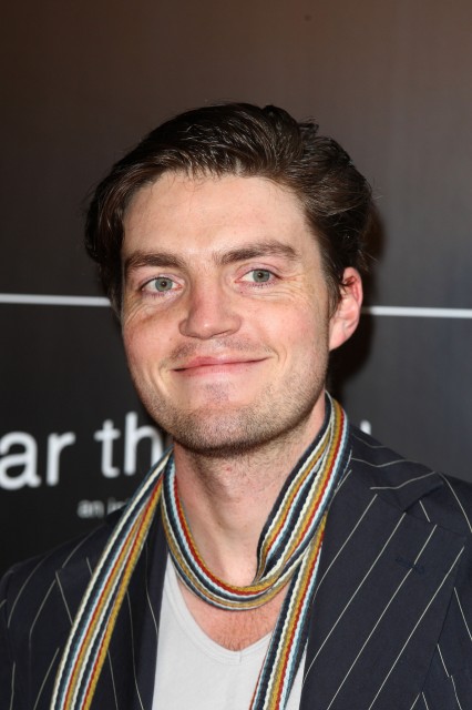 Tom Burke fotoğrafı