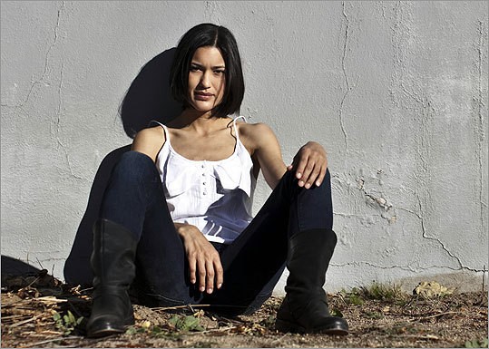 Julia Jones Fotoğrafı