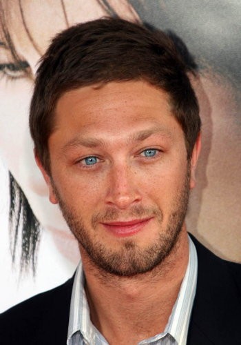 Ebon Moss-Bachrach fotoğrafı