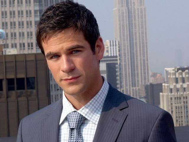 Eddie Cahill Fotoğrafı