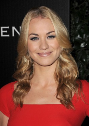 Yvonne Strahovski Fotoğrafı