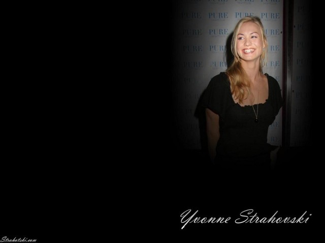 Yvonne Strahovski Fotoğrafı
