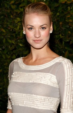 Yvonne Strahovski Fotoğrafı