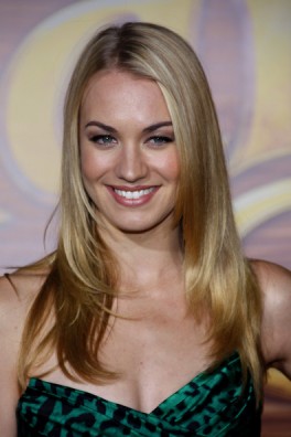 Yvonne Strahovski Fotoğrafı