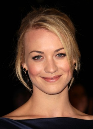 Yvonne Strahovski Fotoğrafı