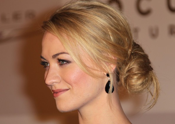 Yvonne Strahovski Fotoğrafı