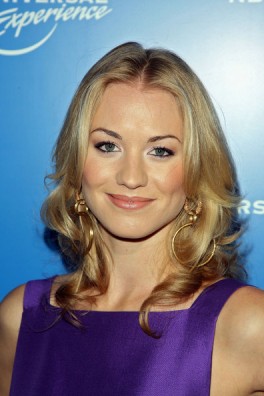 Yvonne Strahovski Fotoğrafı
