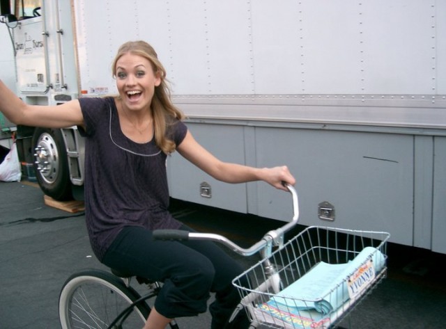 Yvonne Strahovski Fotoğrafı