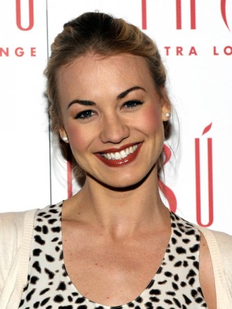 Yvonne Strahovski Fotoğrafı