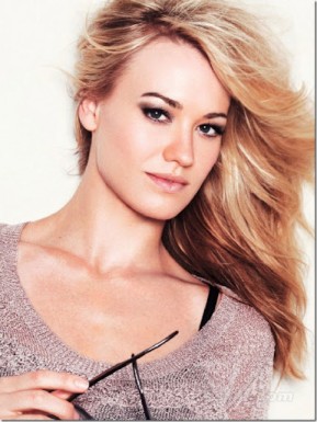 Yvonne Strahovski Fotoğrafı