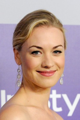 Yvonne Strahovski Fotoğrafı